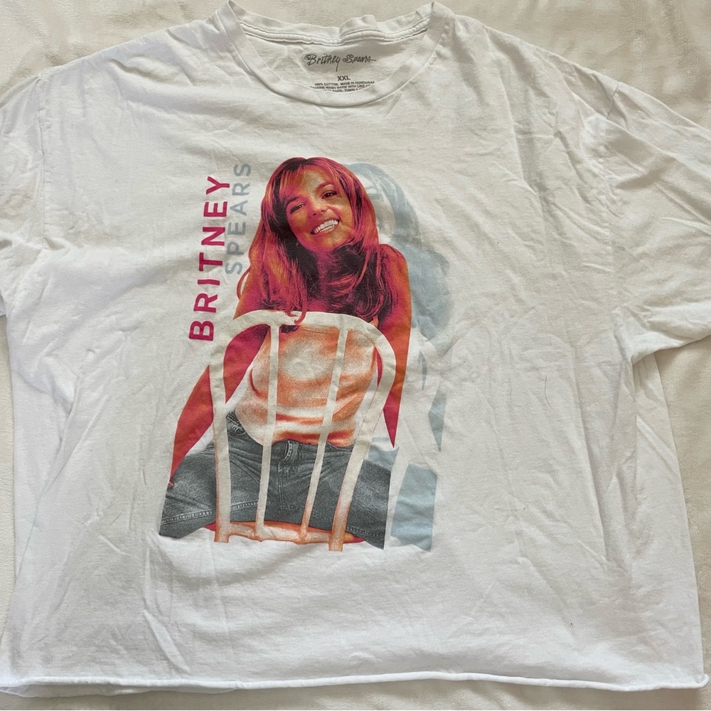 Britney Spears Raw‎ Hem Graphic T-Shirt - Picture 2 of 4